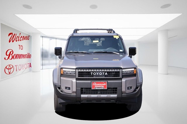 Toyota Land Cruiser Vehicle Image 04