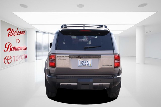 Toyota Land Cruiser Vehicle Image 06
