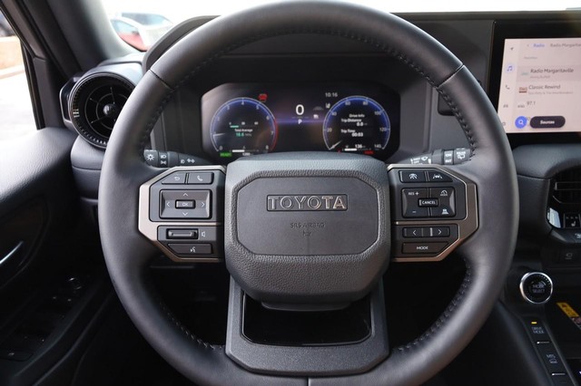 Toyota Land Cruiser Vehicle Image 12