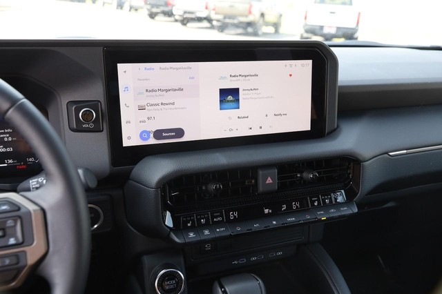 Toyota Land Cruiser Vehicle Image 17
