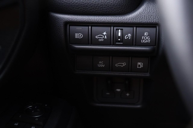 Toyota Land Cruiser Vehicle Image 23