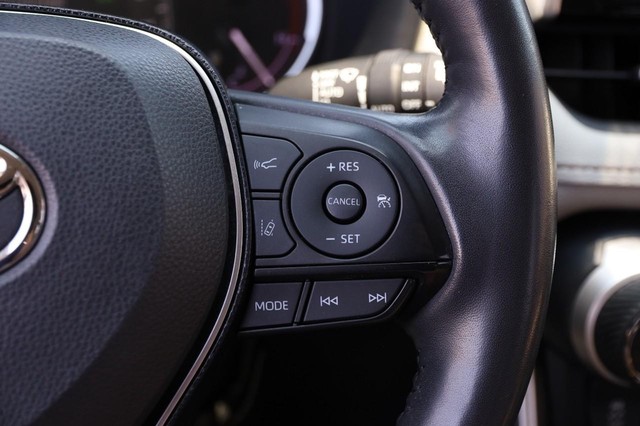 Toyota RAV4 Vehicle Image 16