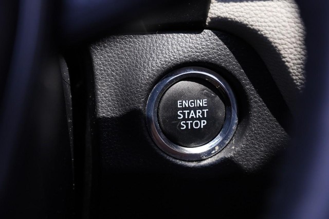 Toyota RAV4 Vehicle Image 18