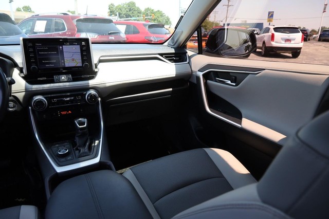 Toyota RAV4 Vehicle Image 28
