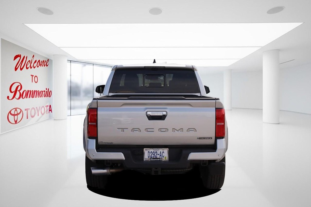 Toyota Tacoma 4WD Vehicle Full-screen Gallery Image 6