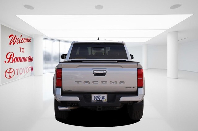 Toyota Tacoma 4WD Vehicle Image 06