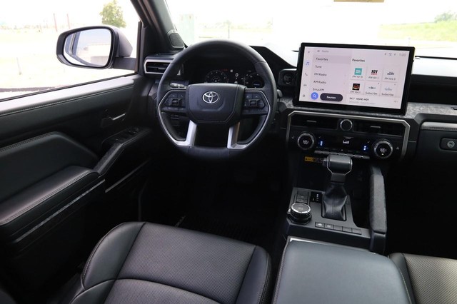 Toyota Tacoma 4WD Vehicle Image 25