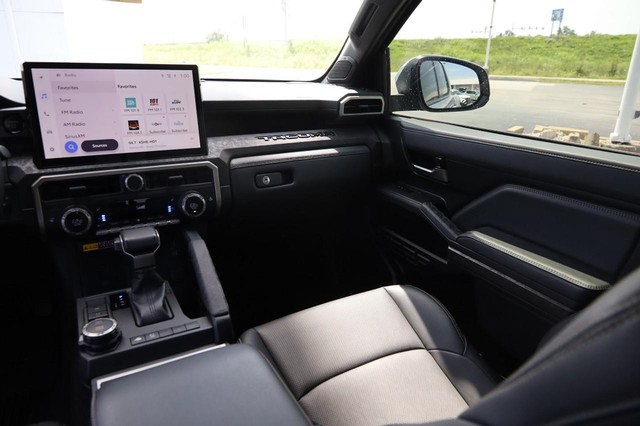 Toyota Tacoma 4WD Vehicle Image 28