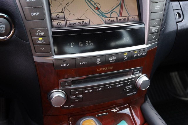 Lexus LS 460 Vehicle Image 21