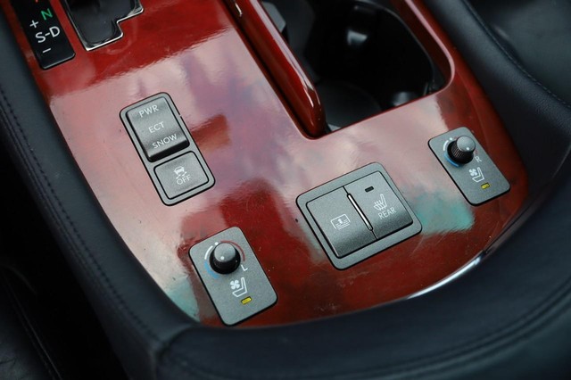 Lexus LS 460 Vehicle Image 22