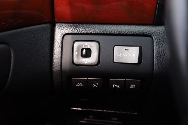 Lexus LS 460 Vehicle Image 23
