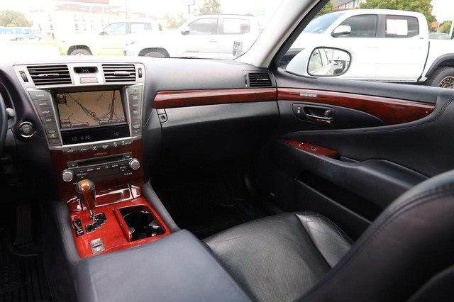 Lexus LS 460 Vehicle Image 29