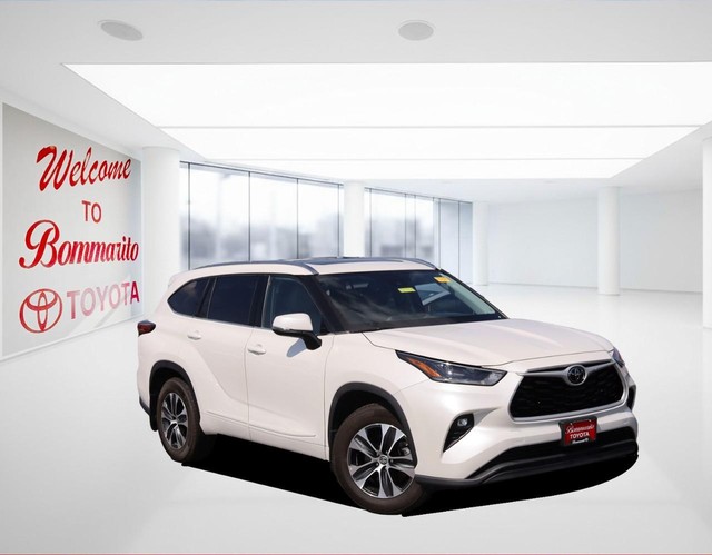 Toyota Highlander Vehicle Image 02