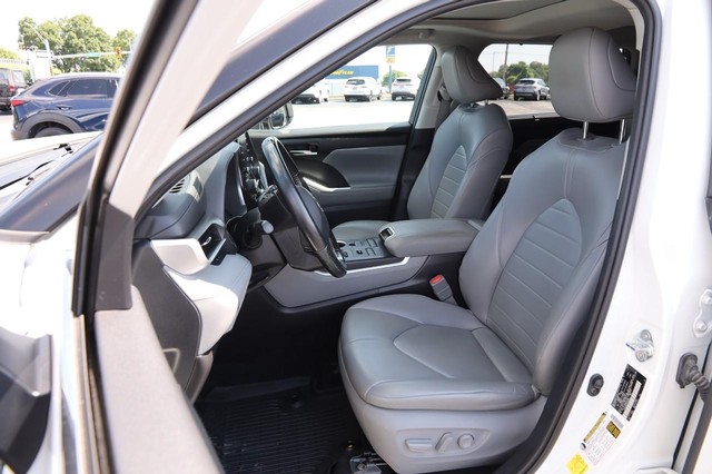 Toyota Highlander Vehicle Image 10
