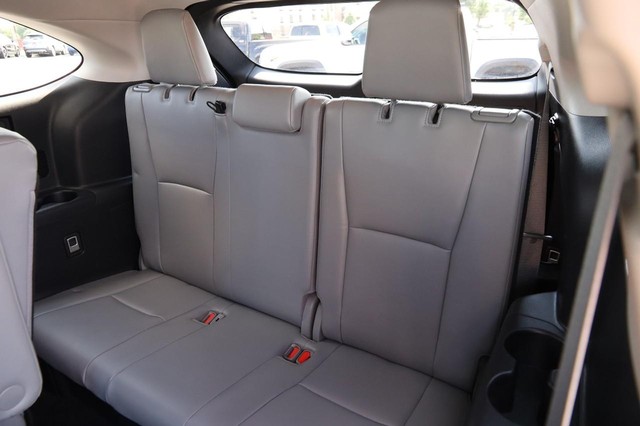 Toyota Highlander Vehicle Image 12