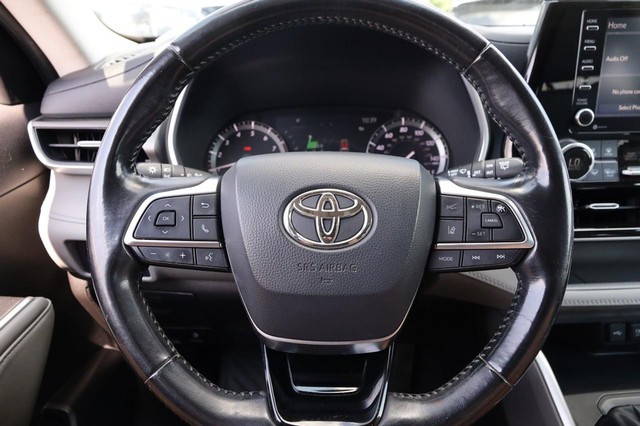 Toyota Highlander Vehicle Image 13
