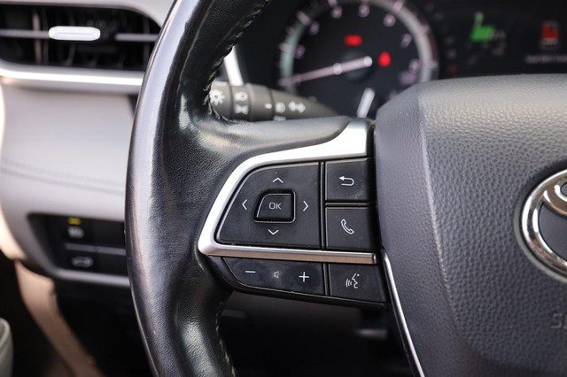 Toyota Highlander Vehicle Image 14