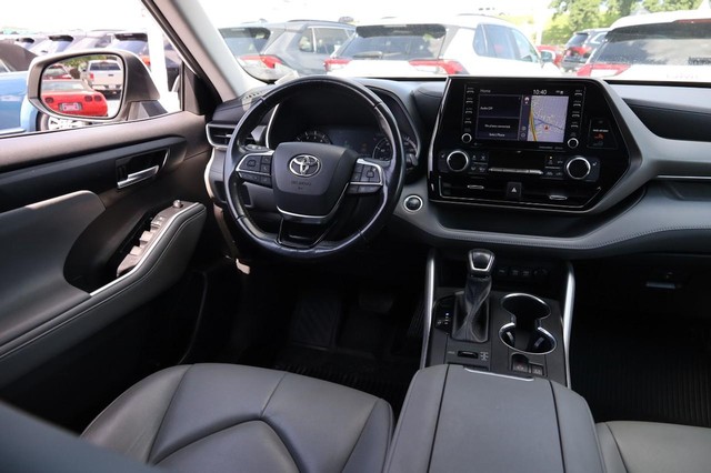 Toyota Highlander Vehicle Image 25