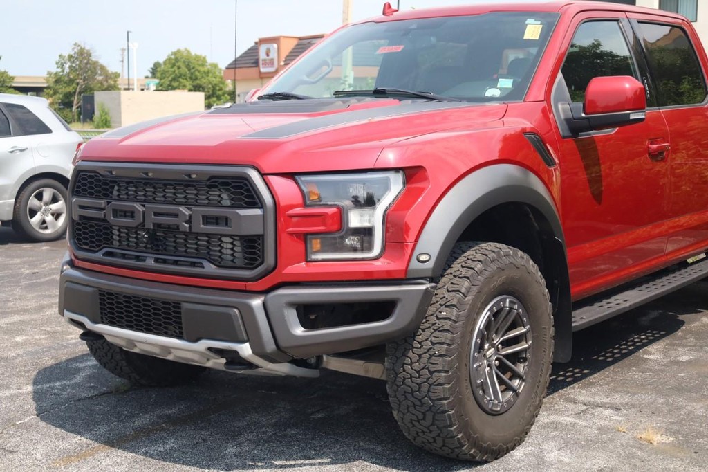 Ford F-150 Vehicle Full-screen Gallery Image 4