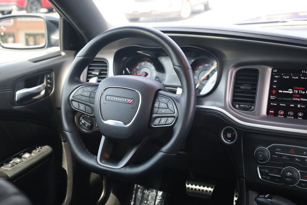 Dodge Charger Vehicle Full-screen Gallery Image 23