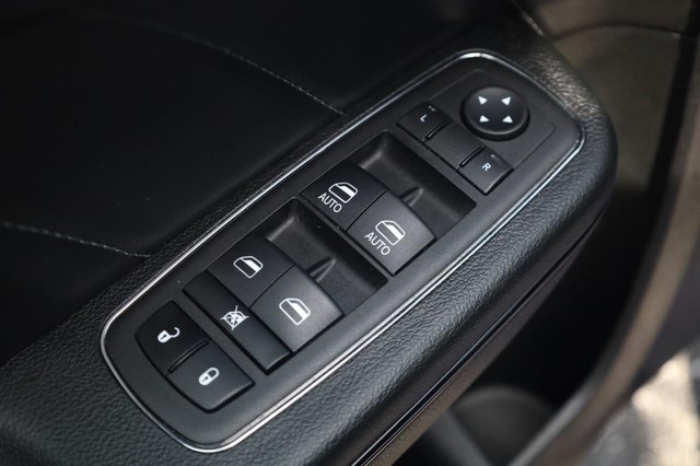 Dodge Charger Vehicle Image 11