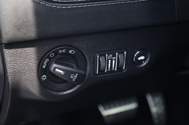 Dodge Charger Vehicle Image 13