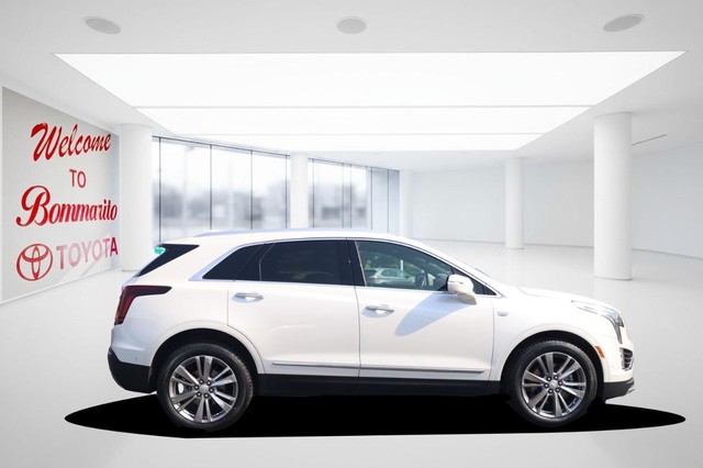 Cadillac XT5 Vehicle Image 05