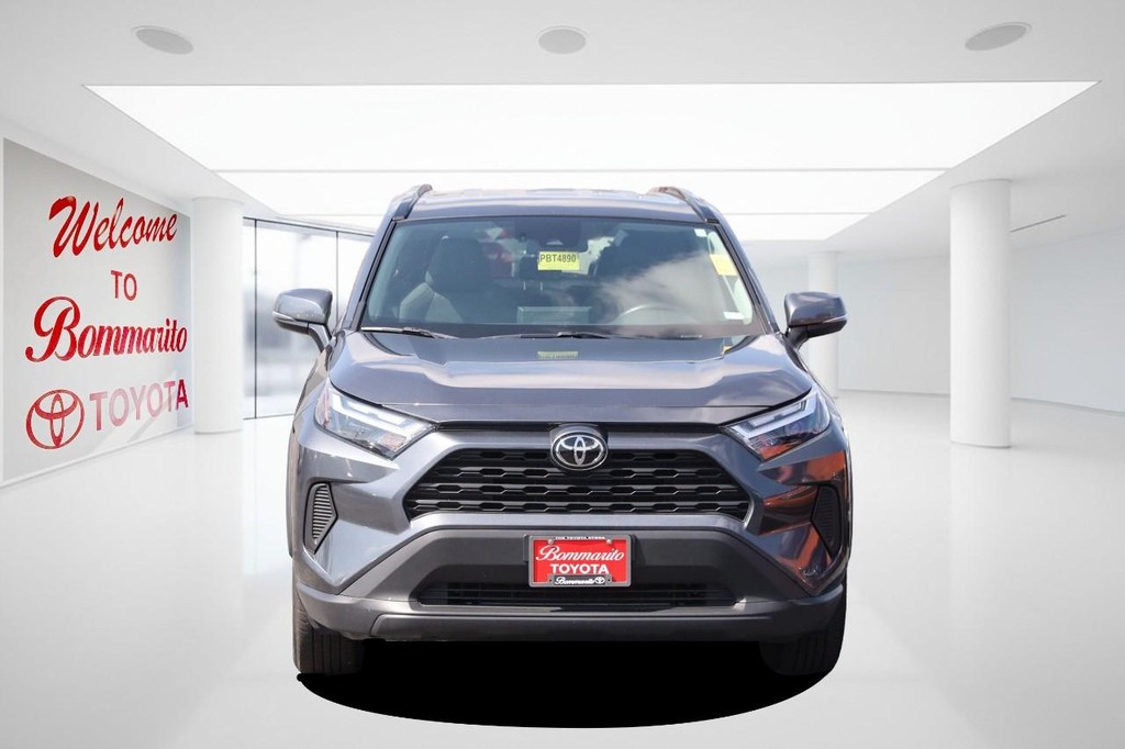 Toyota RAV4 Vehicle Full-screen Gallery Image 4