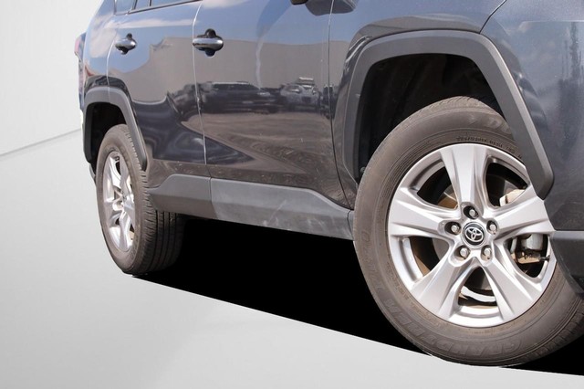 Toyota RAV4 Vehicle Image 03