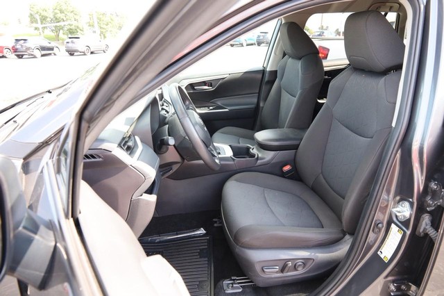 Toyota RAV4 Vehicle Image 08