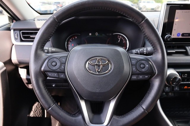 Toyota RAV4 Vehicle Image 10