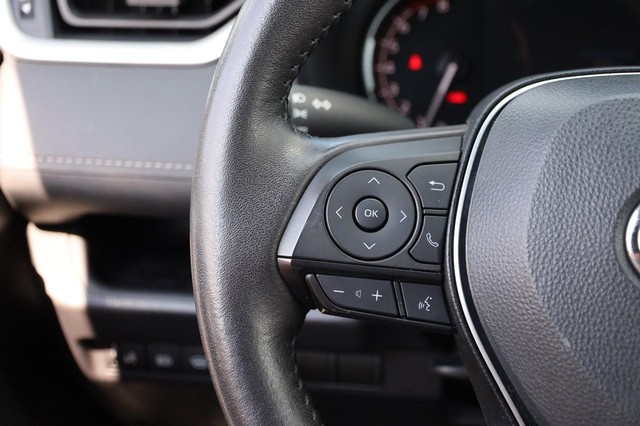 Toyota RAV4 Vehicle Image 11