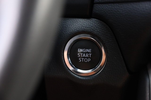 Toyota RAV4 Vehicle Image 14