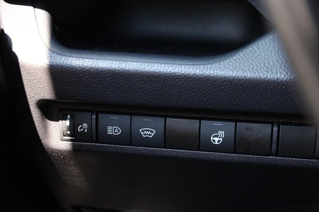 Toyota RAV4 Vehicle Image 19
