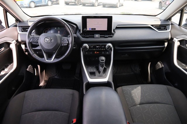 Toyota RAV4 Vehicle Image 20