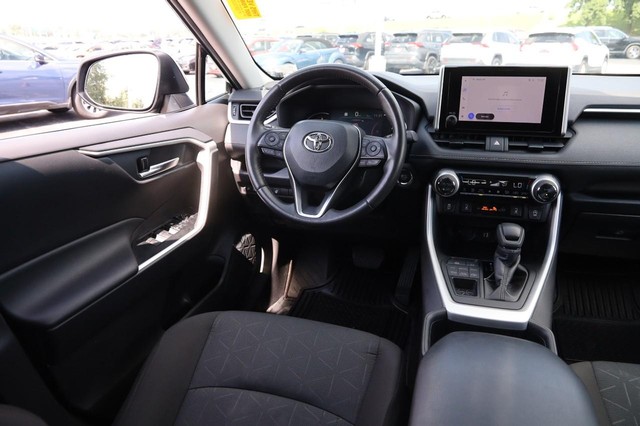 Toyota RAV4 Vehicle Image 21