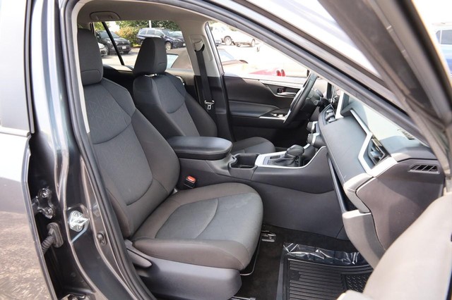 Toyota RAV4 Vehicle Image 25