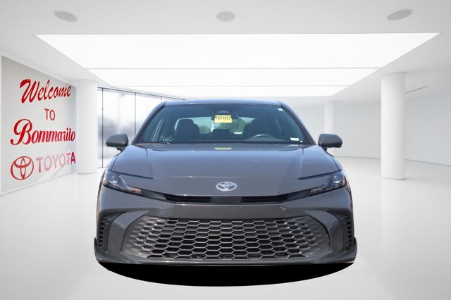 Toyota Camry Vehicle Image 04