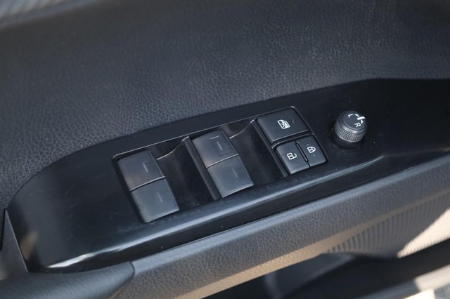 Toyota Camry Vehicle Image 11