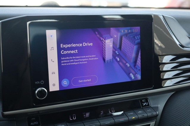 Toyota Camry Vehicle Image 14
