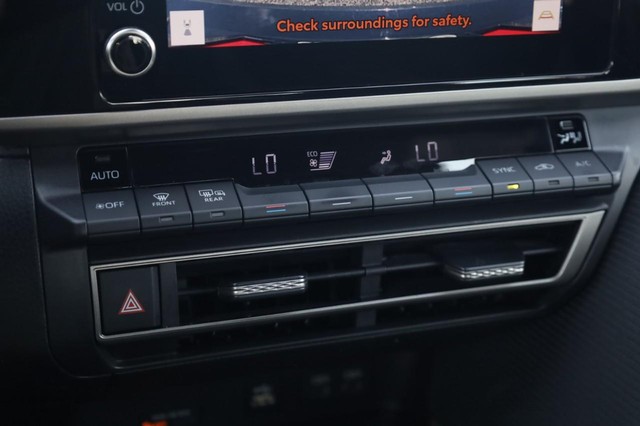 Toyota Camry Vehicle Image 16