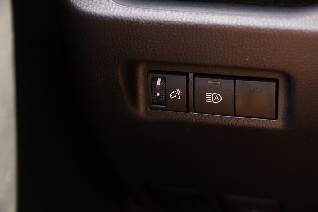 Toyota RAV4 Vehicle Full-screen Gallery Image 20