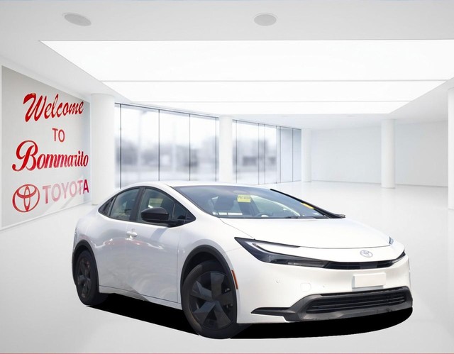 Toyota Prius Vehicle Image 02