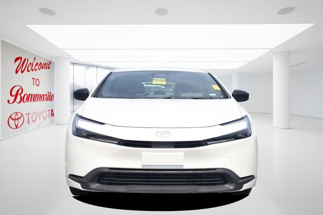 Toyota Prius Vehicle Image 04
