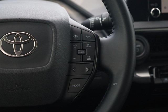 Toyota Prius Vehicle Image 09