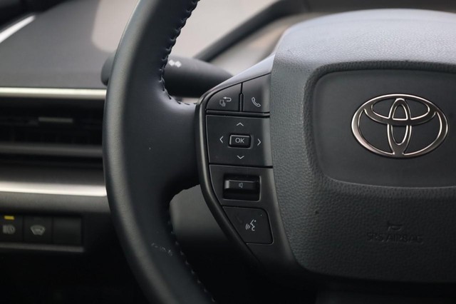 Toyota Prius Vehicle Image 10