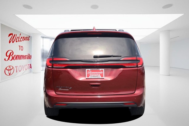 Chrysler Pacifica Vehicle Image 06