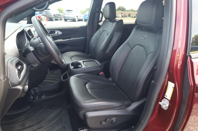 Chrysler Pacifica Vehicle Image 20