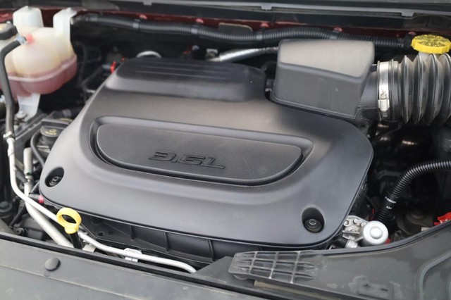 Chrysler Pacifica Vehicle Image 28