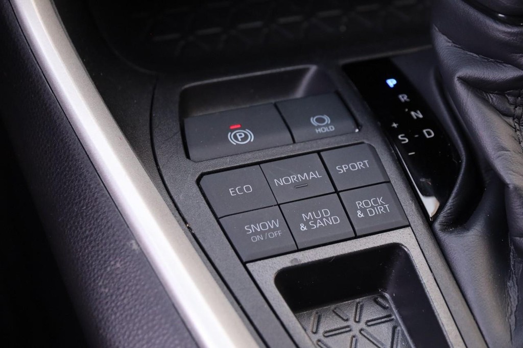 Toyota RAV4 Vehicle Full-screen Gallery Image 20